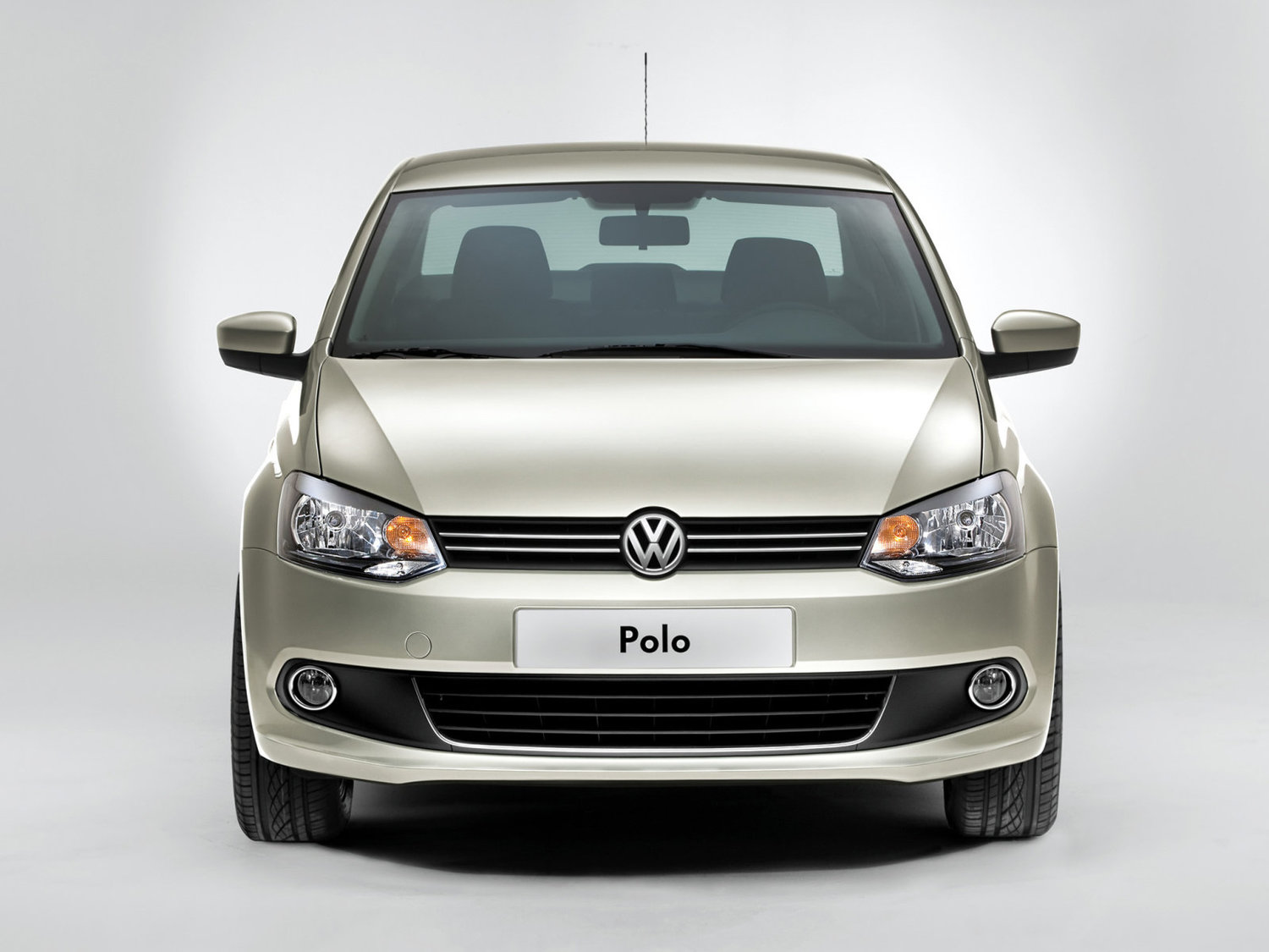 <span style="font-weight: bold;">VOLKSWAGEN POLO<br></span>